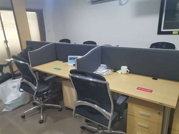 Portable 6 seater workstations