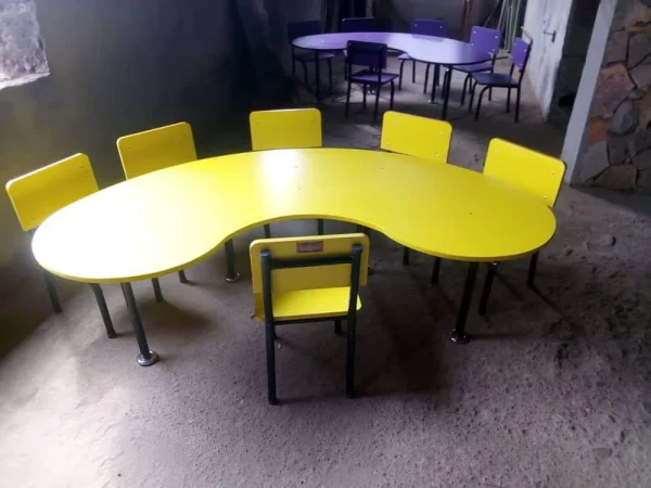 6 Seat kidney activity table- Yellow