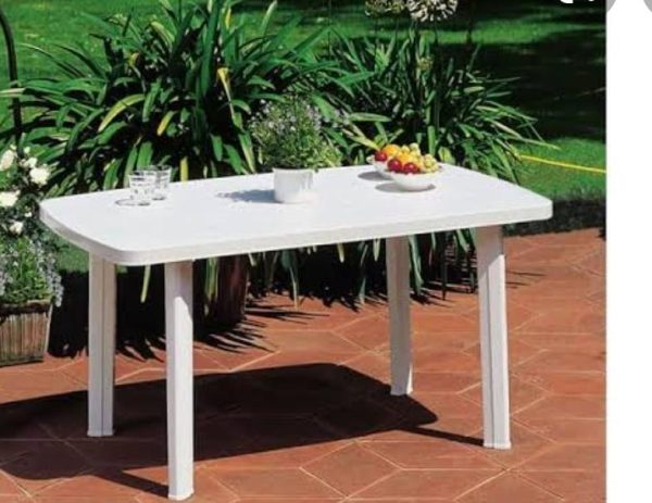 RECTANGLE OUTDOOR PLASTIC TABLE - WHITE