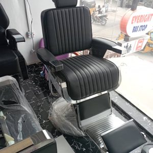 Tufted Black Saloon Chair