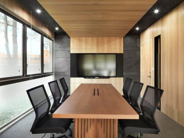Conference  Table/Chair